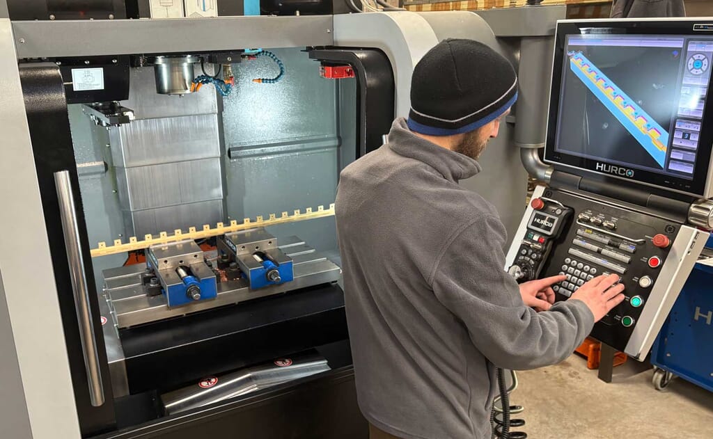 LML_Calne_Lathe_Operator_HURCO_VM10i.jpg?w=1024&h=631&scale LML_Calne_Lathe_Operator_HURCO_VM10i.jpg?w=1024&h=631&scale